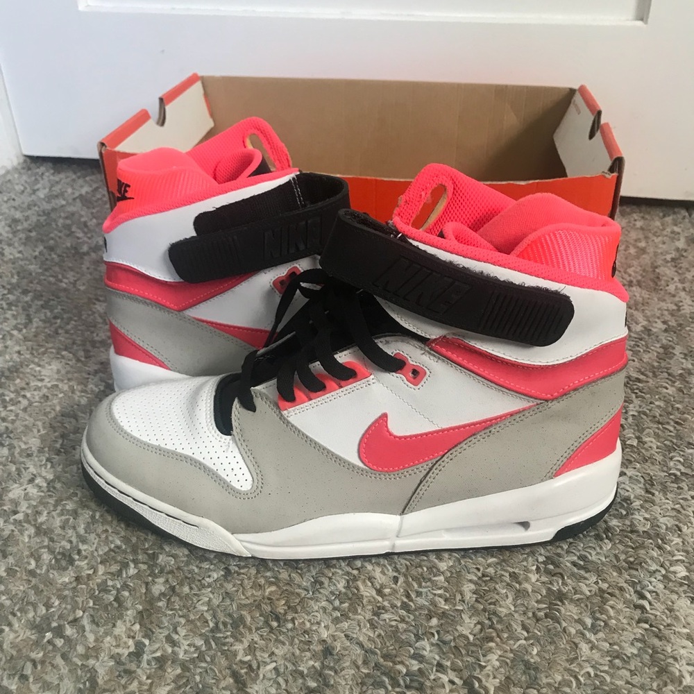 Nike Air Revolutions